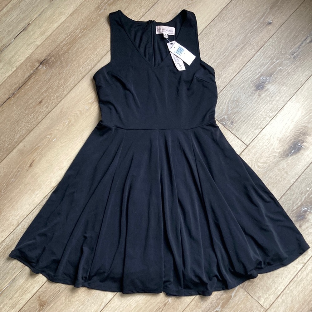 NWT PHILOSOPHY Sleeveless BLACK DRESS ZIPPER UP BACK Size Medium fit and…